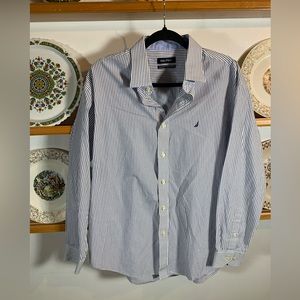 Nautica Dress shirt Men 16 1/2, 32/33 Long Sleeve Button up Classic Fit